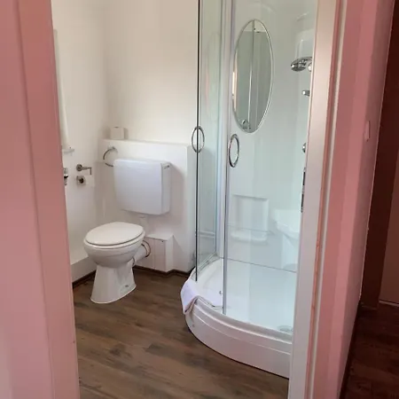 Linde Restaurant & 2* Троссинген