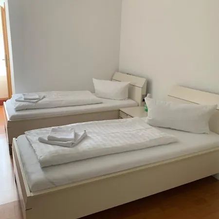 Linde Restaurant & Hotel 2*